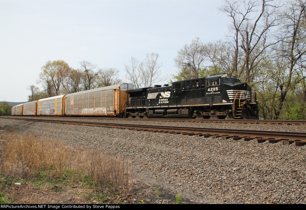 NS 4285 as a rear end DPU on train 11N at Cove PA